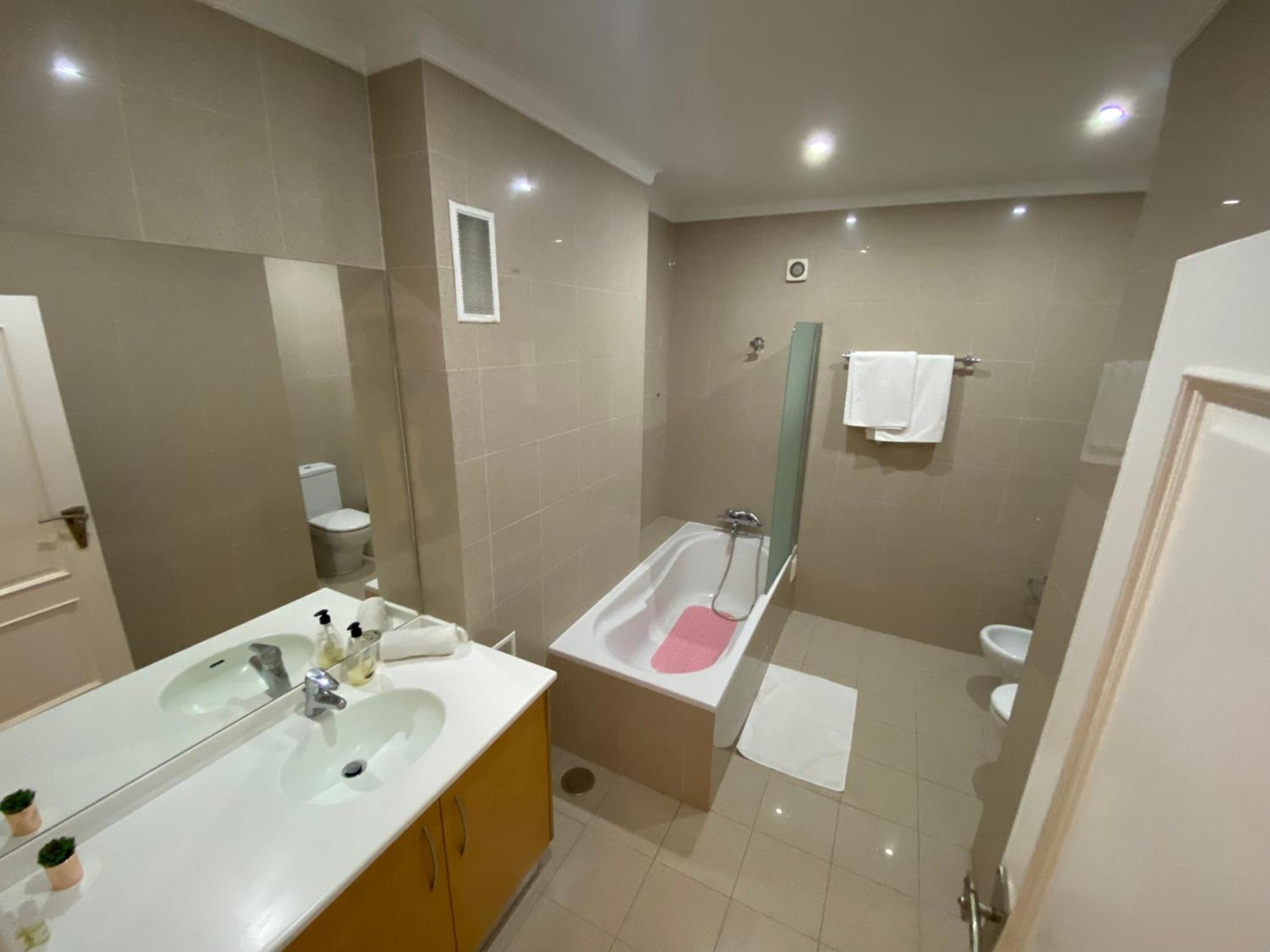B&B With Heated Pool Sao Martinho do Porto Exterior photo